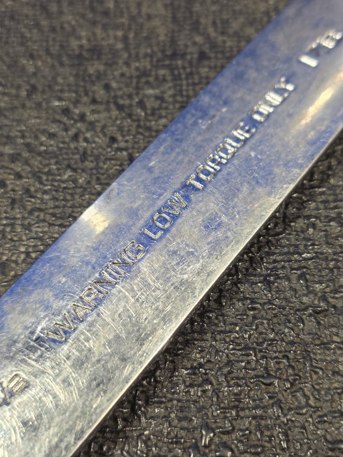 Snap-on LTA4446 1-3/8″ x 1-7/16″ 15° Offset Thin Low Torque Open-End Wrench