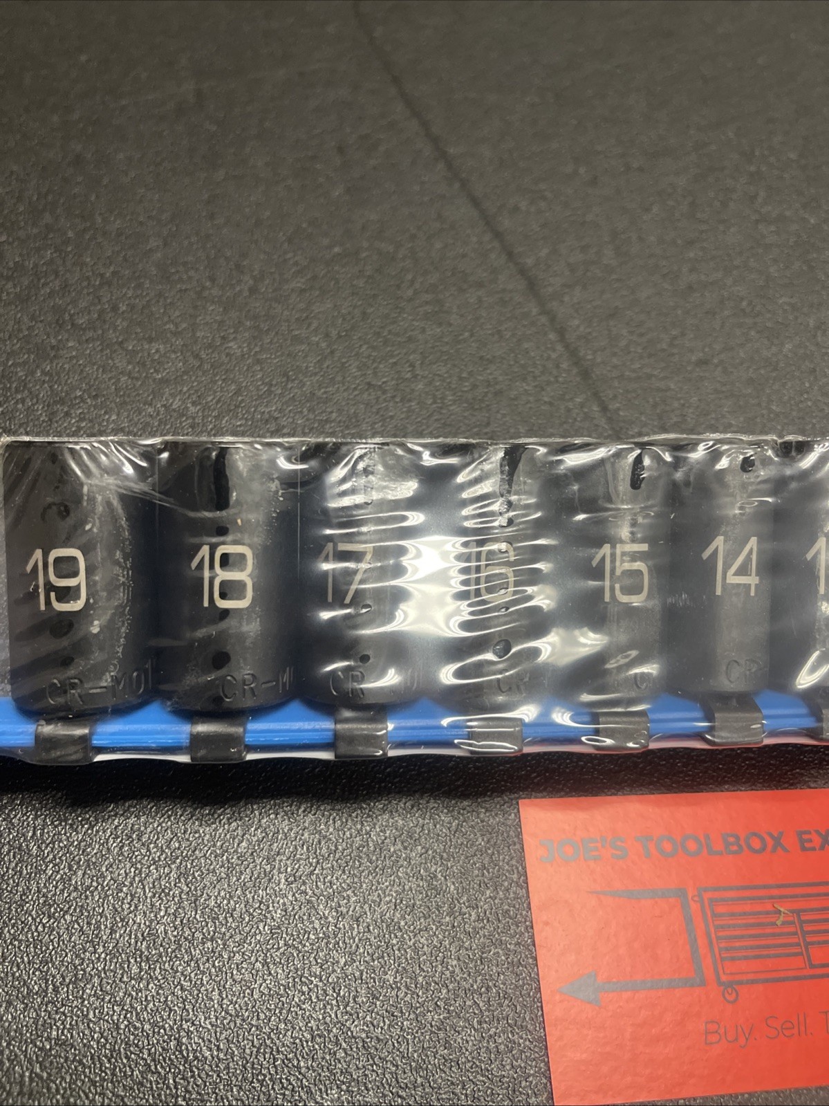 Matco Tools SBIPM136V 13 Piece 3/8″ Drive Metric 6 Point Mid Length Socket Set