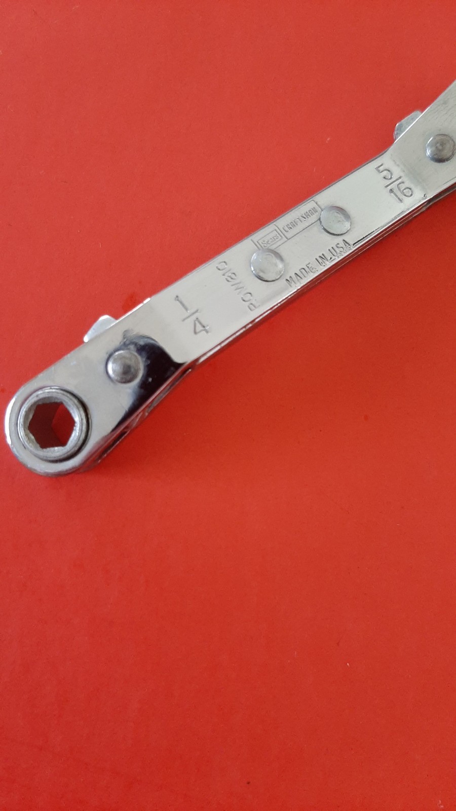Craftsman USA ROW810 1/4″ x 5/16″ Offset Ratcheting Box Wrench 6pt Point