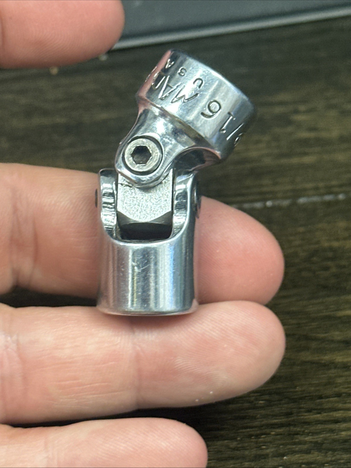 Mac Tools XU186 9/16″ 6Point Shallow Swivel Socket 3/8″ Drive – Made in USA
