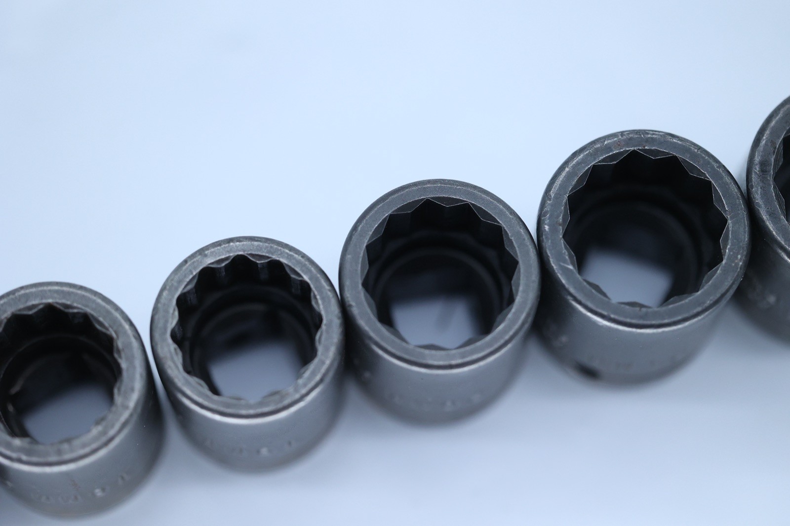 Cornwell USA 1/2″ Drive 14 Piece Metric Shallow Impact Socket Set 12 Point