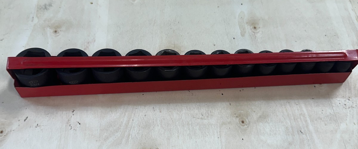 INGERSOLL RAND 6 POINT IMPACT SOCKET SET W/ METAL STORAGE/CARRYING TRAY