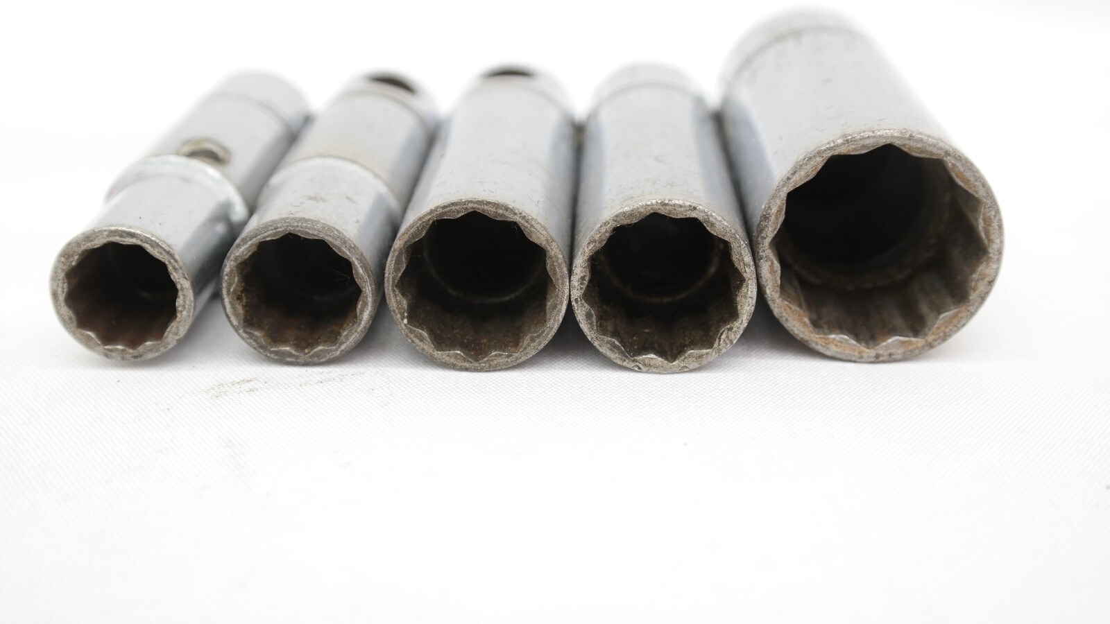 Williams 1/2″ Drive 12 Point Deep Sockets Sizes 15/16, 11/16, 9/16, 1/2 Lot of 5