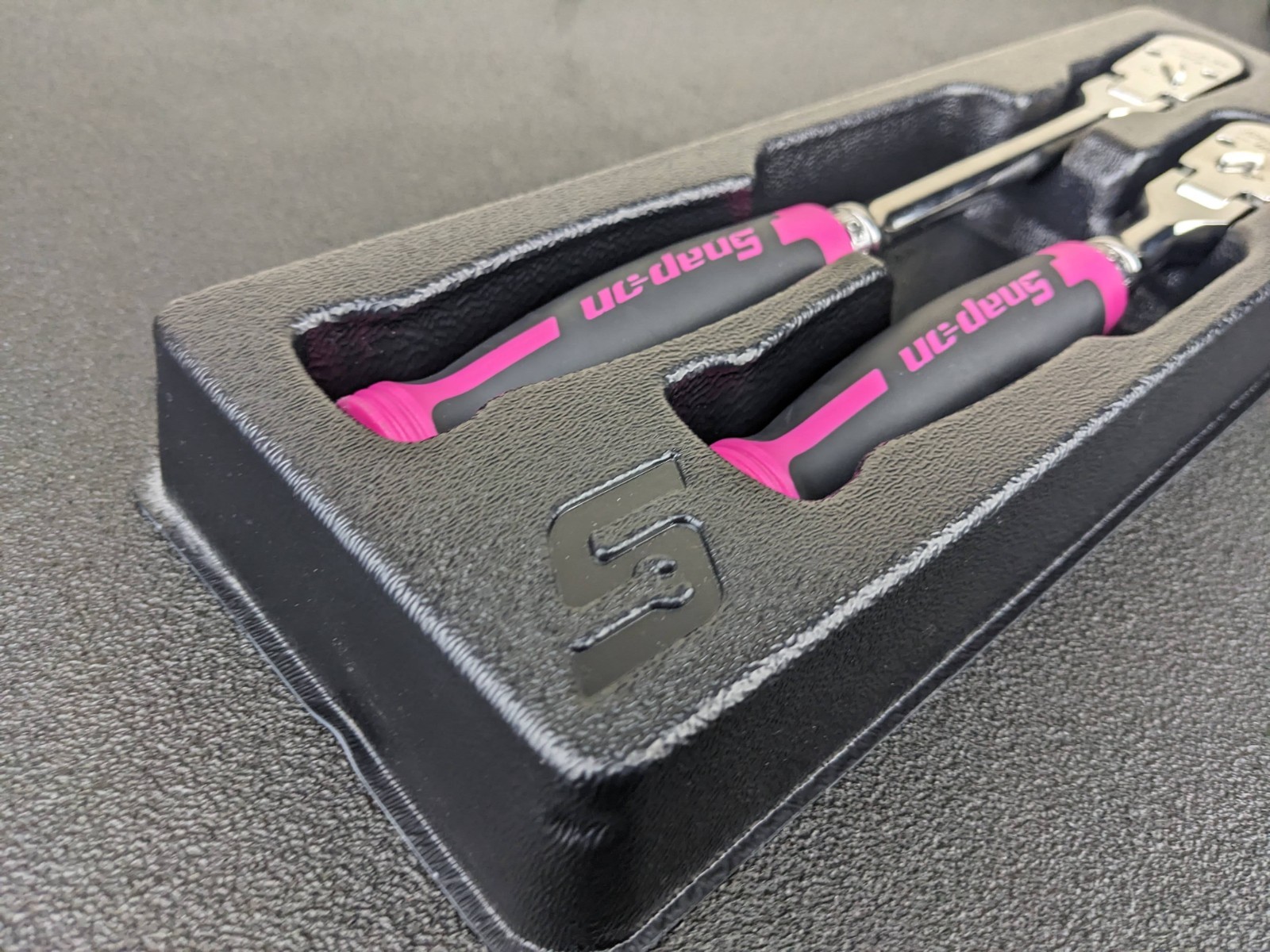 #bn677 Snap On Tools NEW 3/8″ Drive Flex Ratchet Pink Soft Handle Fhlf100 Fhf100