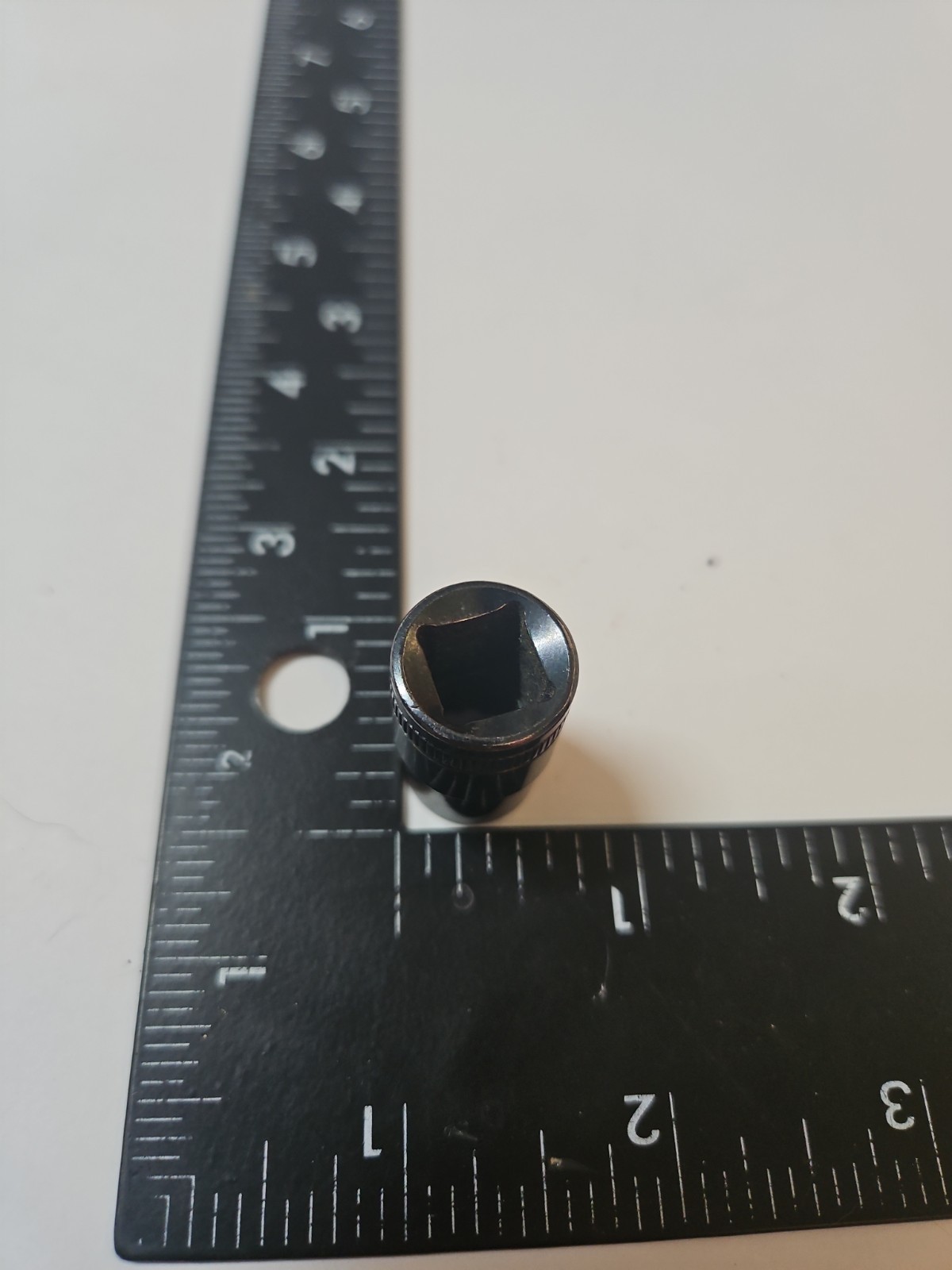 Husky 3/8″ Knurl Grip Universal Socket 3/8″ Drive Non-Impact