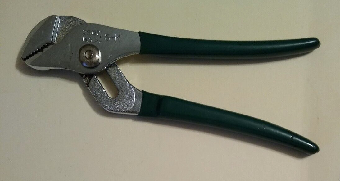 S-K – 7507 – 6-1/2″ Long – Adjustable Slip Joint Pliers – Green Grip – Pre-owned