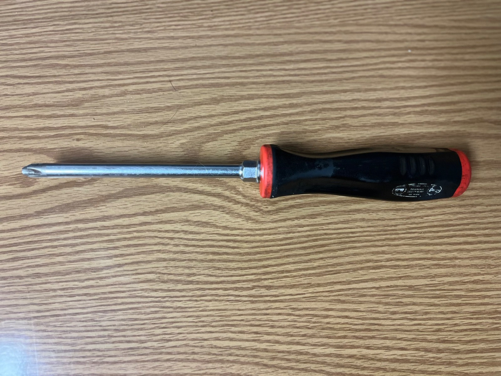 SNAP ON – NO4 PHILLIPS SCREWDRIVER WITH BLACK/RED CUSHION GRIP HANDLE- LOC#279