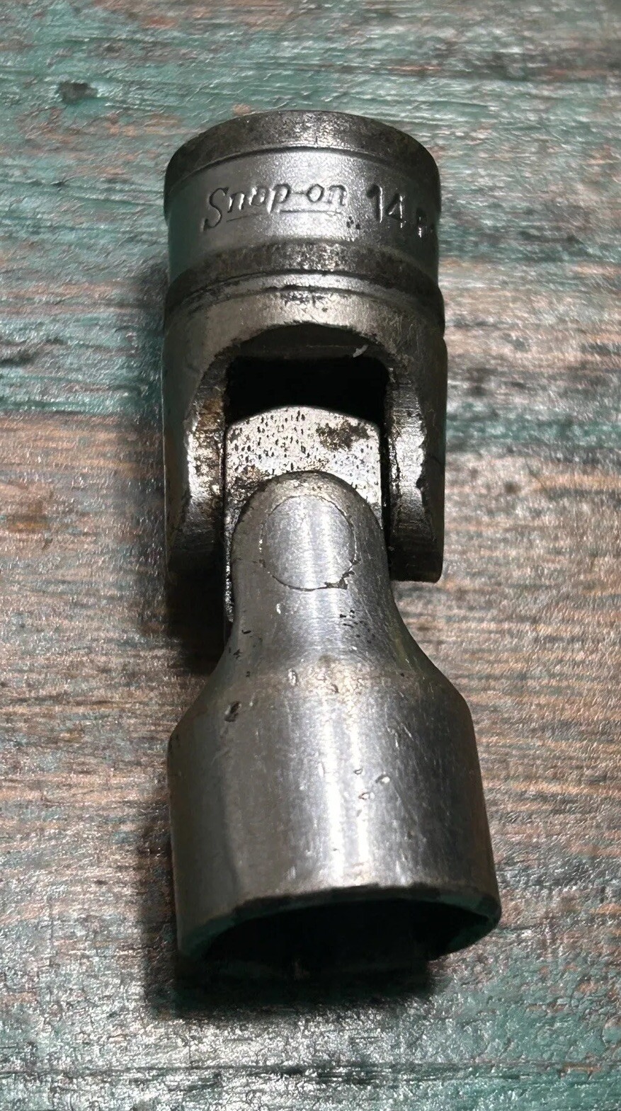 Vintage Snap-on 14mm 3/8″ Drive 6-Point Metric Shallow Universal Socket FSUM14