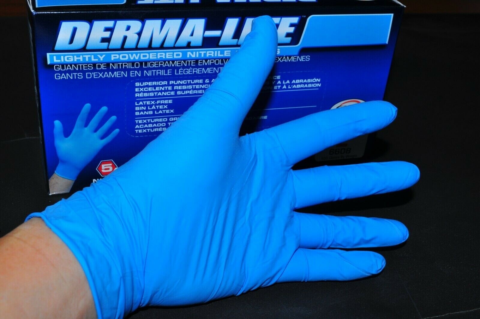 Gloves Derma-Lite Exam Grade Nitrile size: M 100 pk 5 Mil SAS #6607