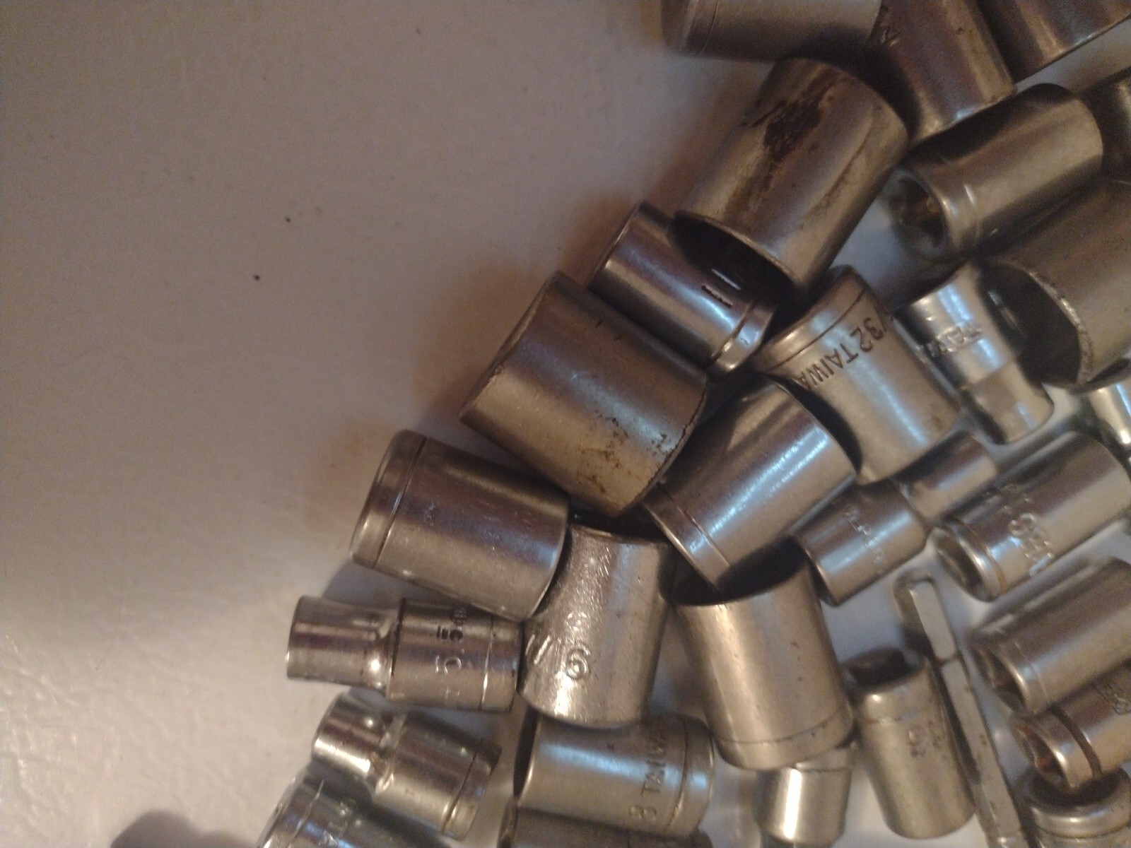 Assorted 1/4″ Drive Sockets -50 Sockets SAE and Metric Various Brands