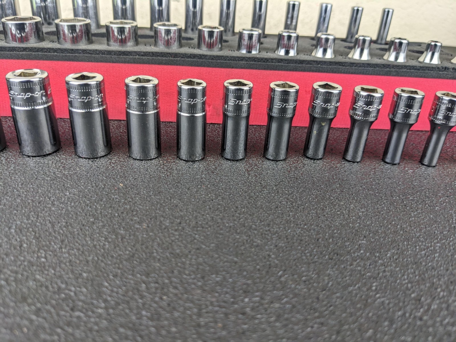 #bo705 Snap-On Tools 142STMMSYFR1 42pc 1/4″ Drive 6-Point Metric Foam Socket Set