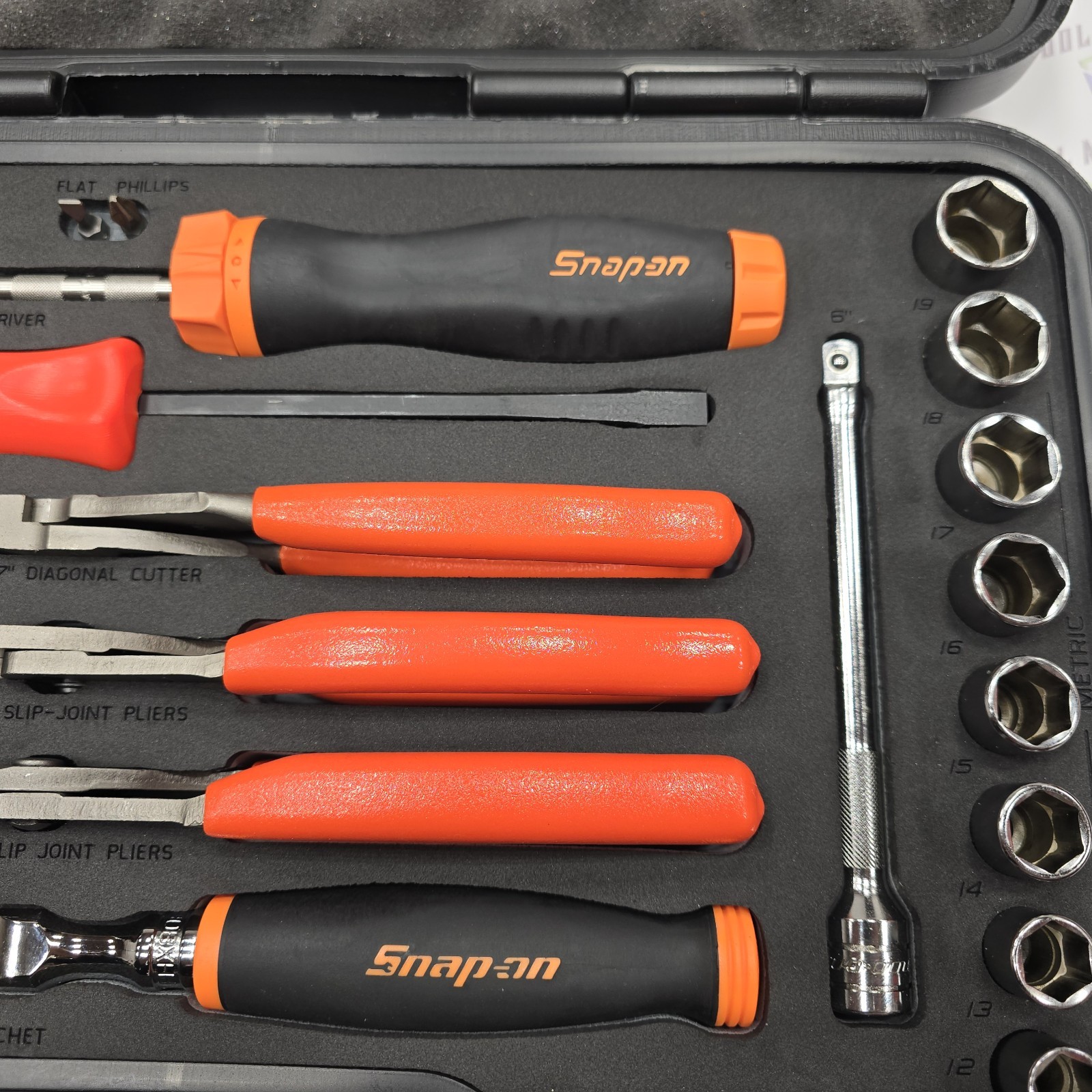Snap-on Tools NEW 33Pc 3/8″ Drive Metric & SAE Assorted Service Set 233FSMBFO