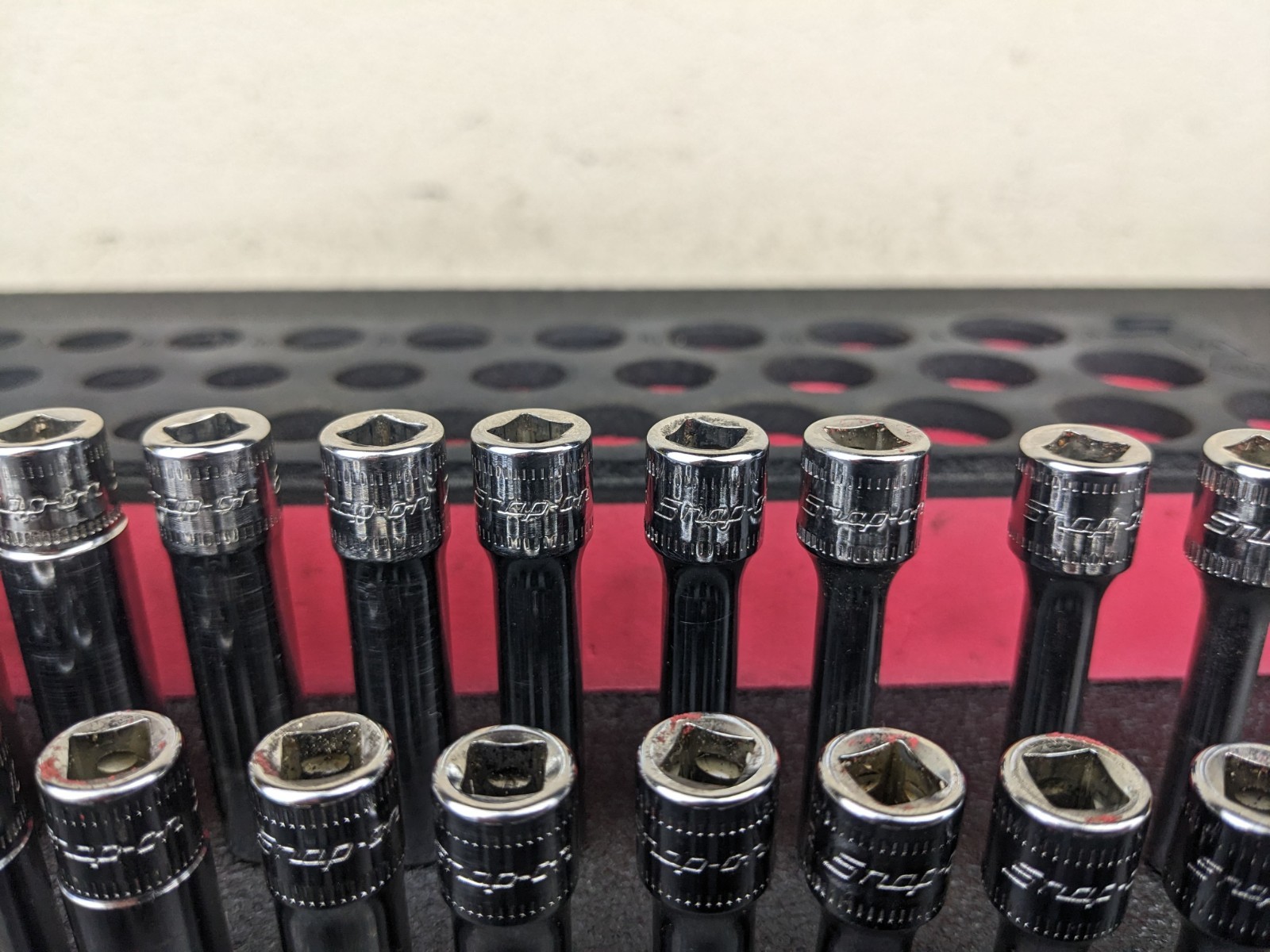 #bn598 Snap-On Tools 142STMMSYFR1 42pc 1/4″ Drive 6-Point Metric Foam Socket Set