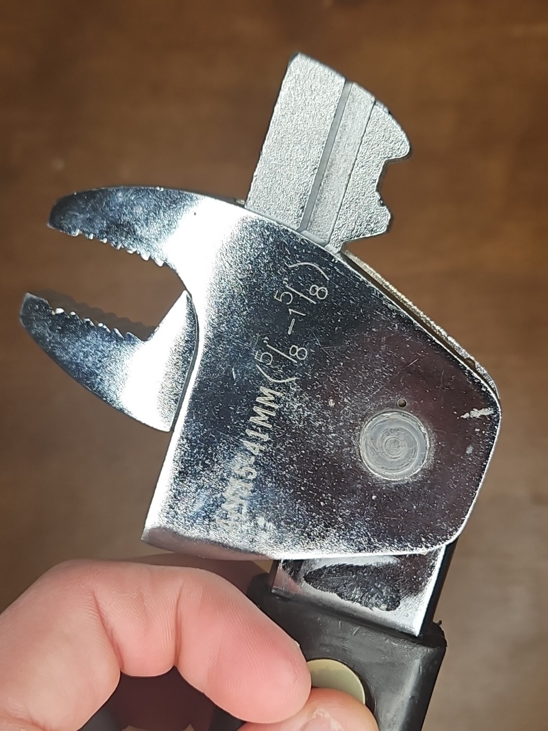 Industrial Versa Wrench 31 Wrenches in 1 Self Adjusting 15-41mm / 5/8″- 1-5/8″