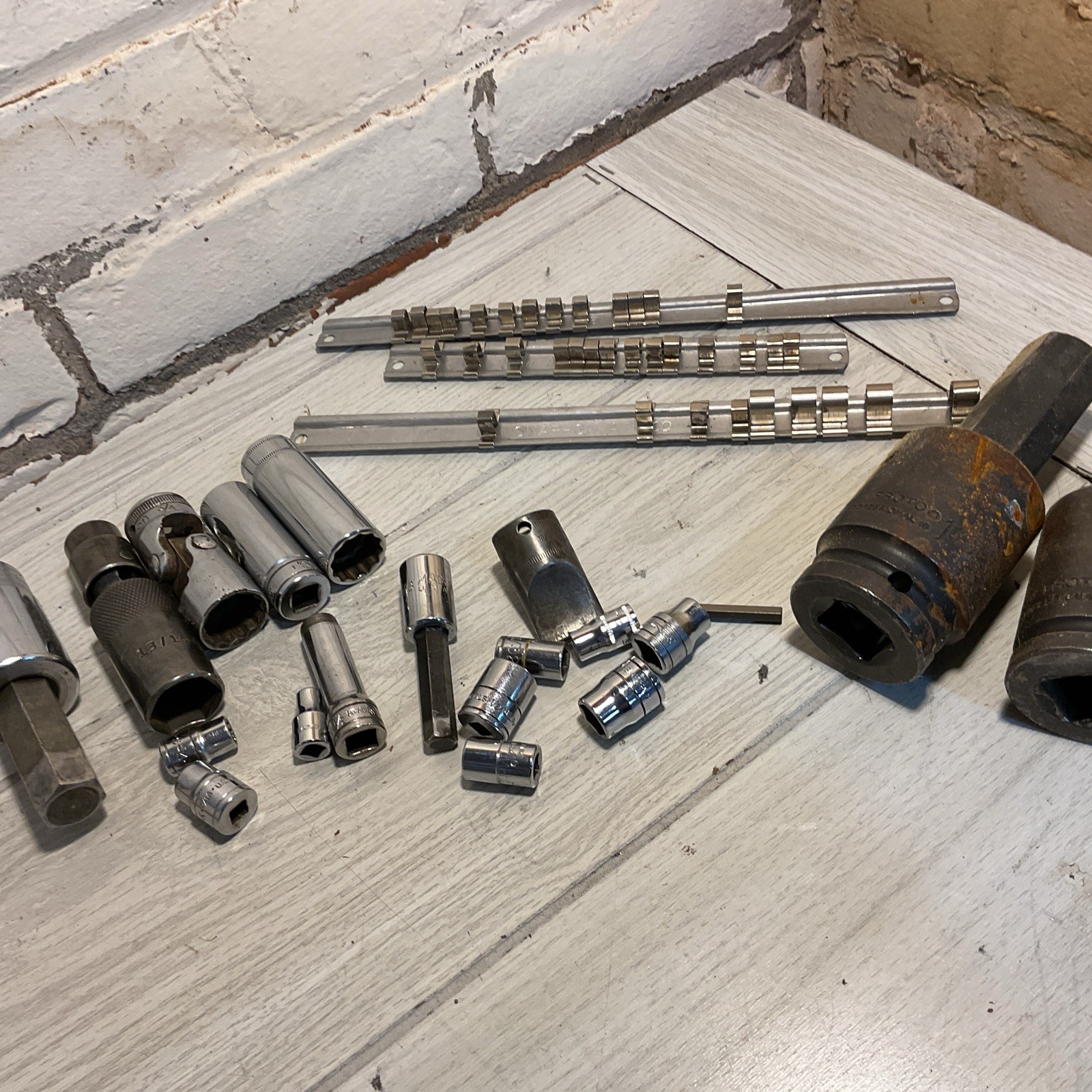 Mixed Lot of Sockets – Asst Brands And Sizes- Craftsman, S-K, Snap-on. etc!