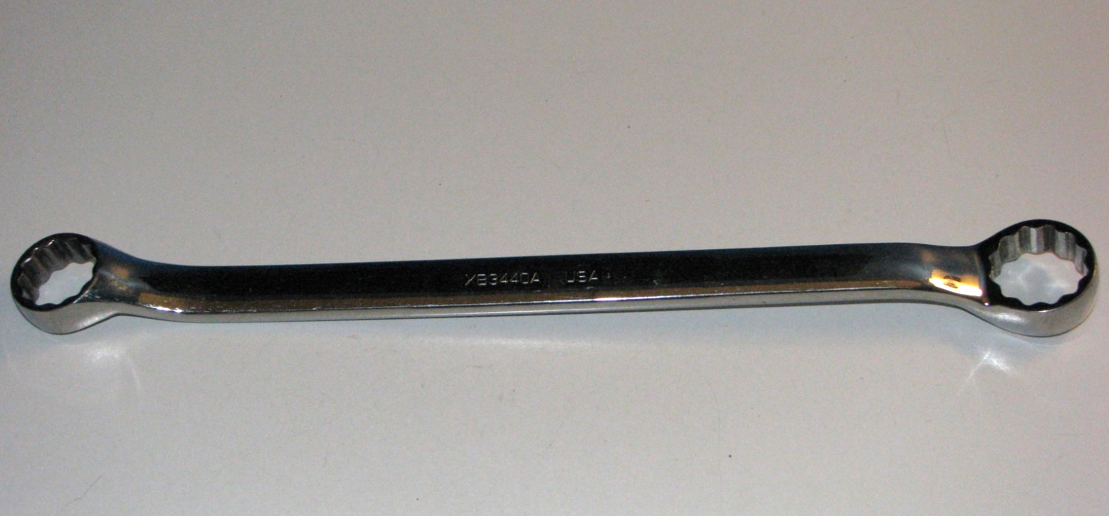 Snap-on 1-1/6″ x 1-1/4″ 12 pt Shallow Offset Box End Wrench, XB3440A USA