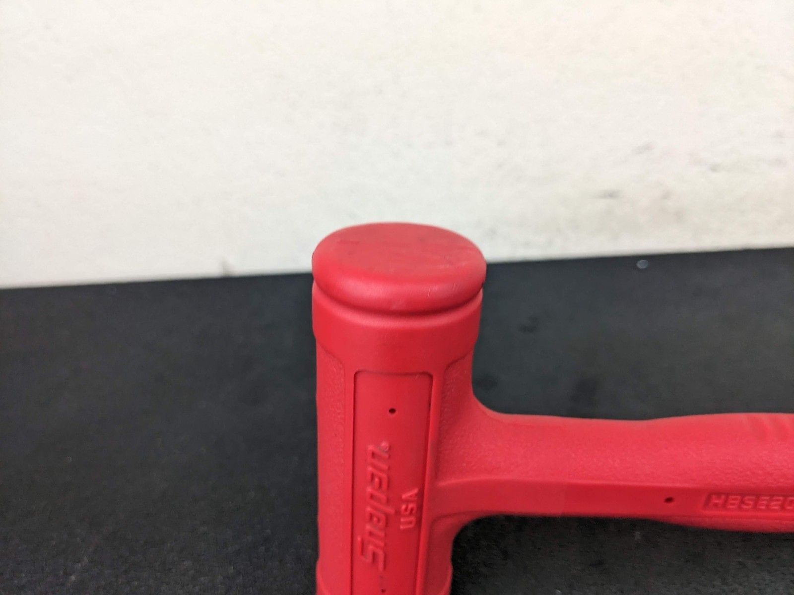 #bo729 Snap-on HBSE20 20oz/550g 11″ RED Handle Soft Grip Dead Blow Hammer USA