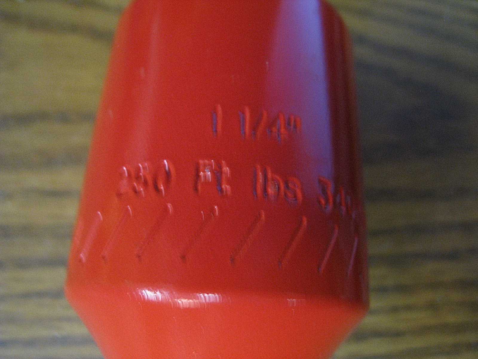 Accutorq ACC-20-3918 Heavy Duty Torque Socket 3/4″ Drive 1-1/4″ 250 FT LBS RED