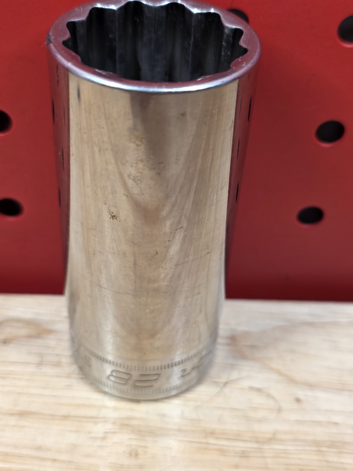 Snap-on Tools SM28 28mm 1/2″ Drive Metric 12-Point Deep Chrome Socket USA