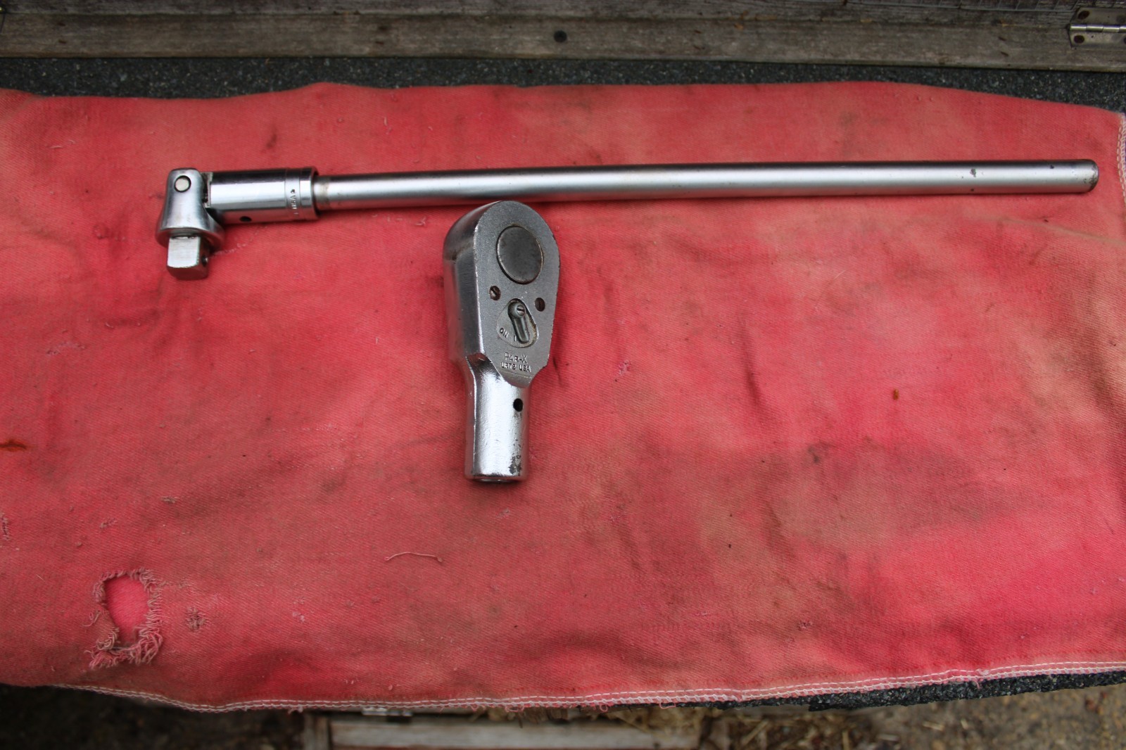 Snap on ( par-x) 3 pieces ratchet w/20″ bar and l-112e breaker bar 3/4 drive