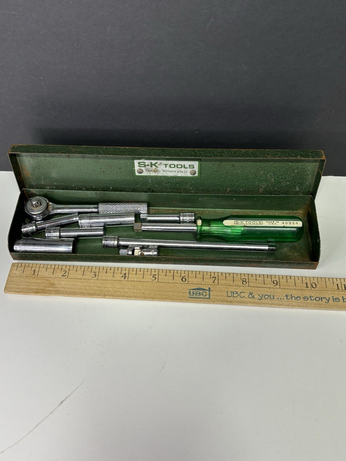 Vtg. S.K 1/4” Metal Box Socket Set Driver.ratchet,2 Ext. Uni Adapt, 4 Deep Well