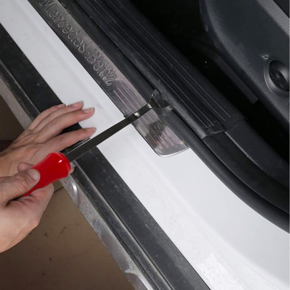 Ergonomic Car Panel Clip Puller – Durable Red Tool for Easy Fastener Removal