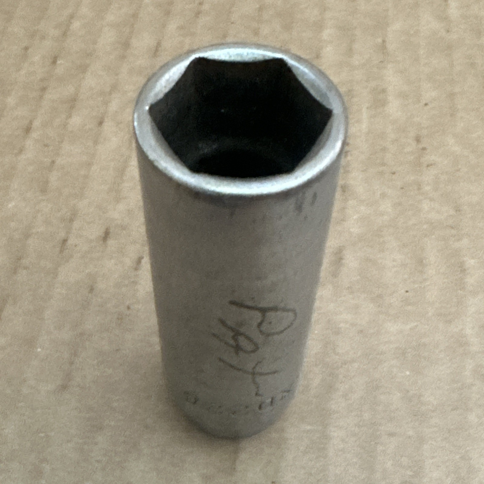 Mac Tools USA 3/8″ Drive SAE Size 11/16″ Deep 6 Point Socket XD226