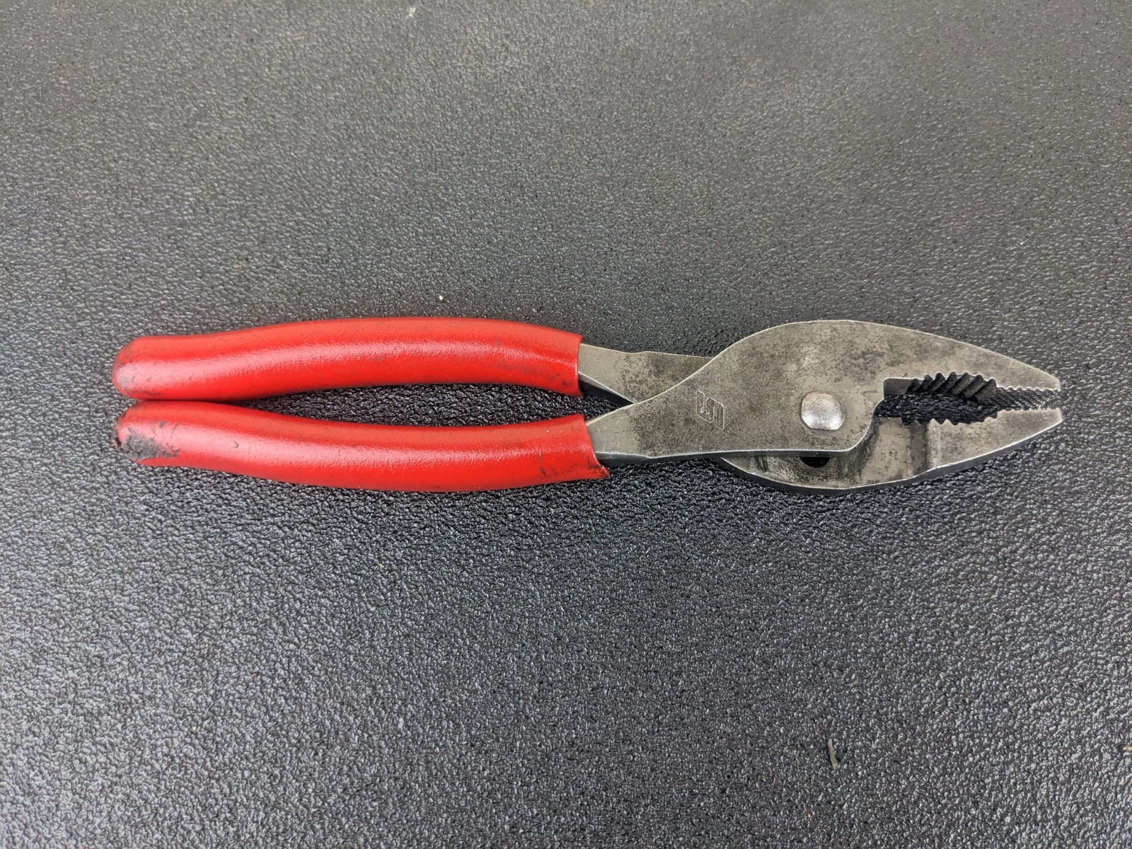 #bl082 Snap on 137ACF RED Handled Slip Joint 8” Pliers