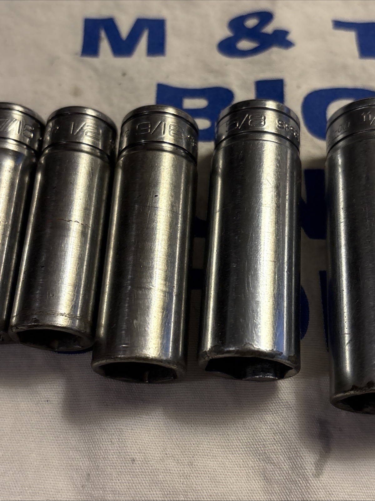 Snap-on Tools USA 3/8″ Drive 6pt 11pc SAE Deep Chrome Socket Set 211SFSY