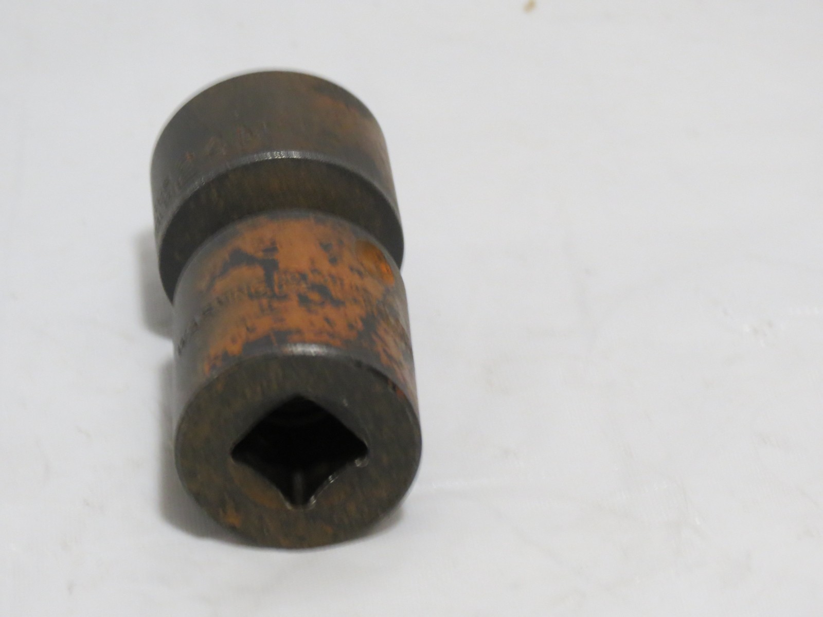 Proto 74424MP 1/2″ Drive 24mm Short 6 Point Impact Swivel Socket Overall 2 5/8″