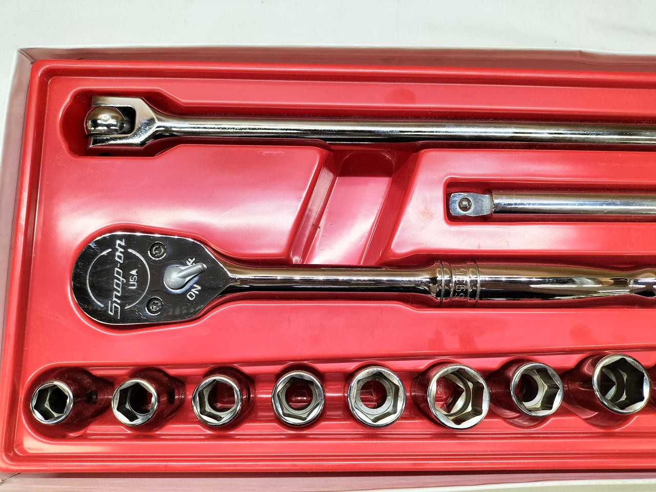 Snap-On 1/2-inch Socket Wrench Set 317AMMPC 17-Piece General-Purpose Service Set