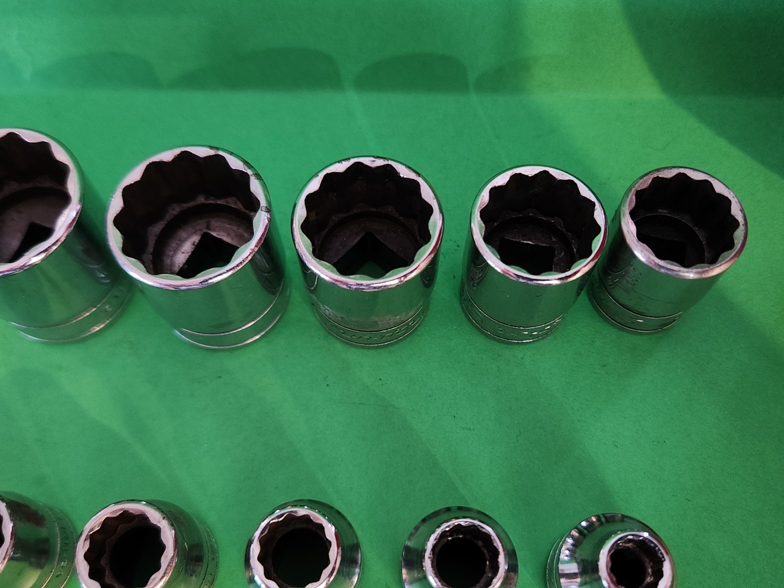 12pc. Snap On 211FY 3/8″ Dr. 12 Pt. Shallow SAE Socket Set 1/4″-7/8″