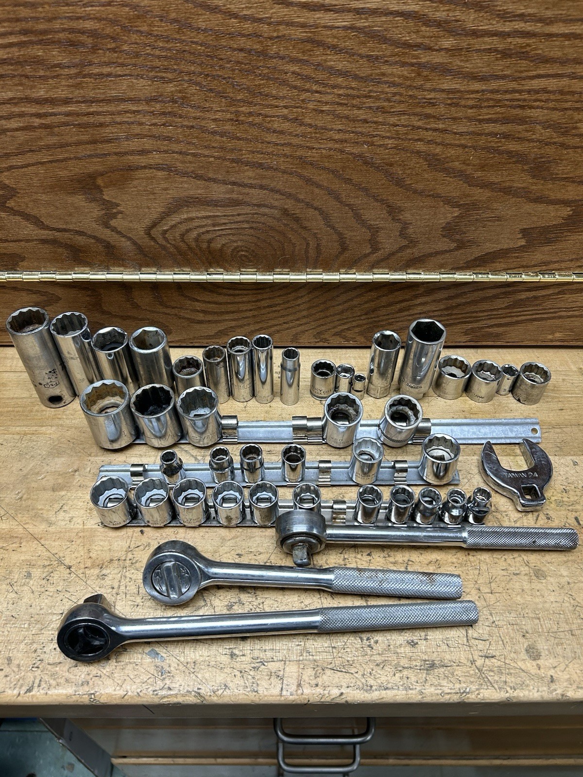 Lot of Assorted Sockets SAE & Metric Mixed Brands Various Drives, Mostly USA