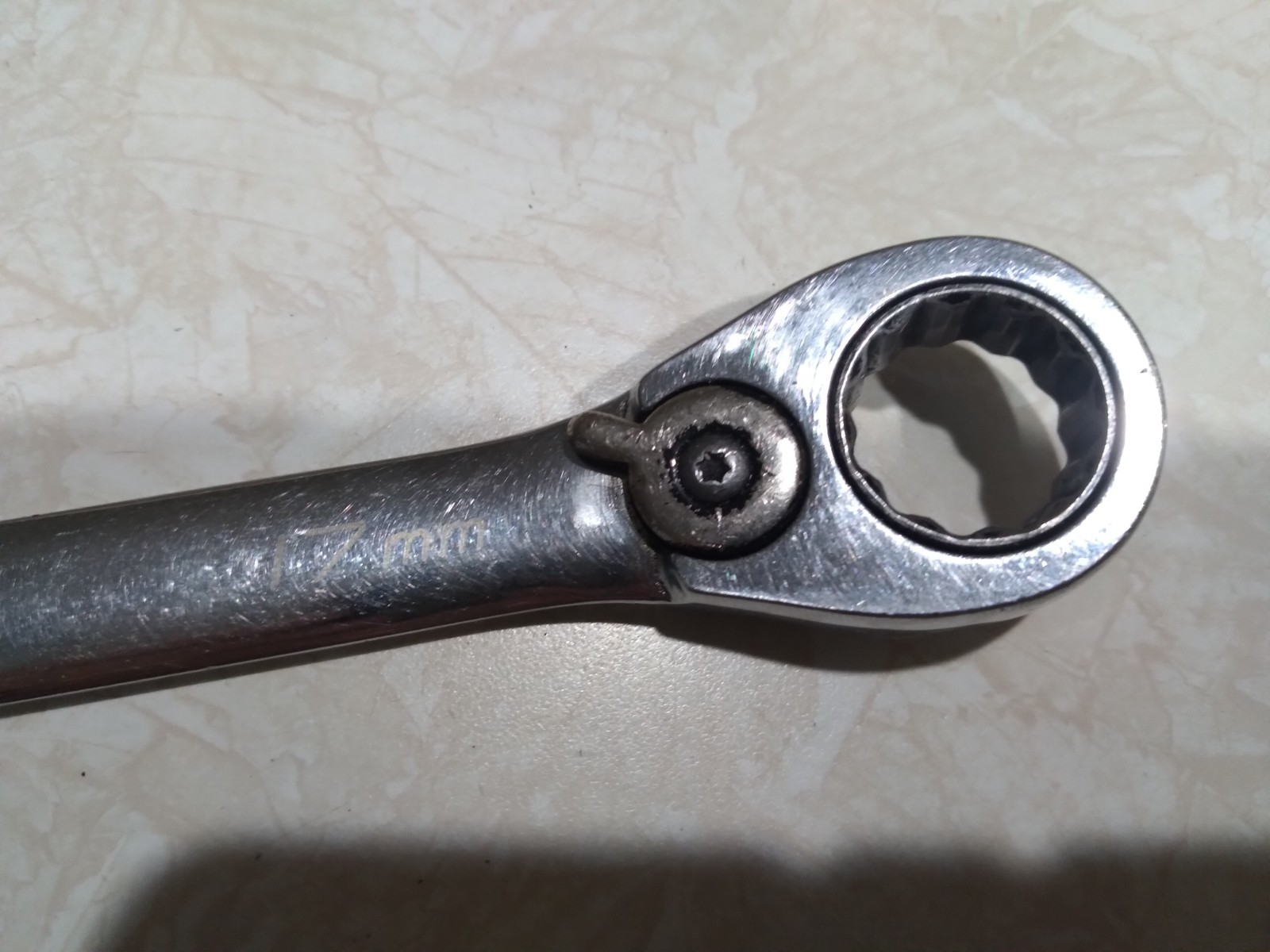 Blue-Point Tools 17mm Metric 12 Point Reversible Ratcheting Wrench BOERM17