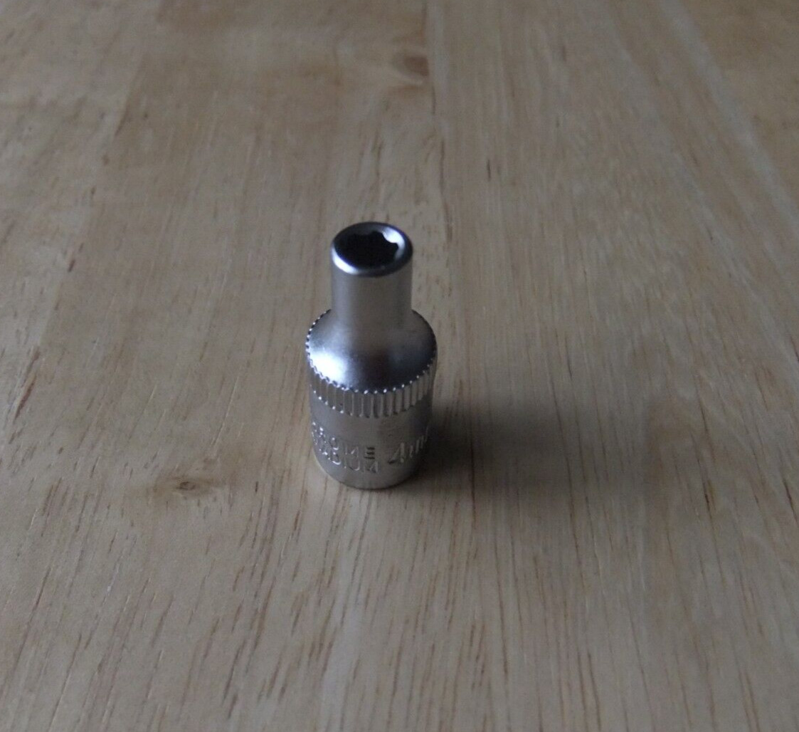 Welzh Werkzeug 4mm x 1/4 Drive Chrome Vanadium Socket – 24mm Long
