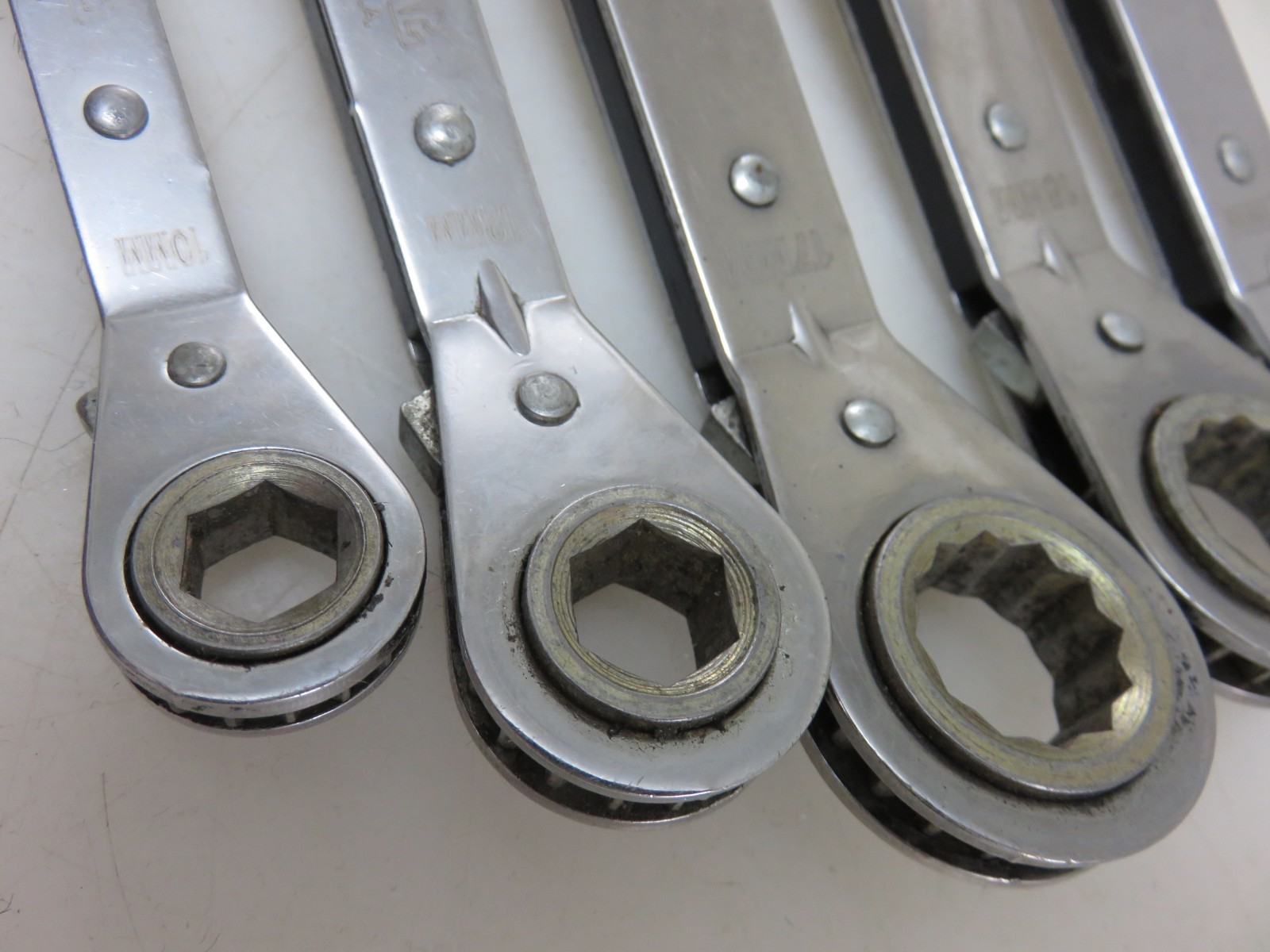 MAC Tools METRIC Offset Reversible Ratcheting Double Box End Wrench 5pc Set