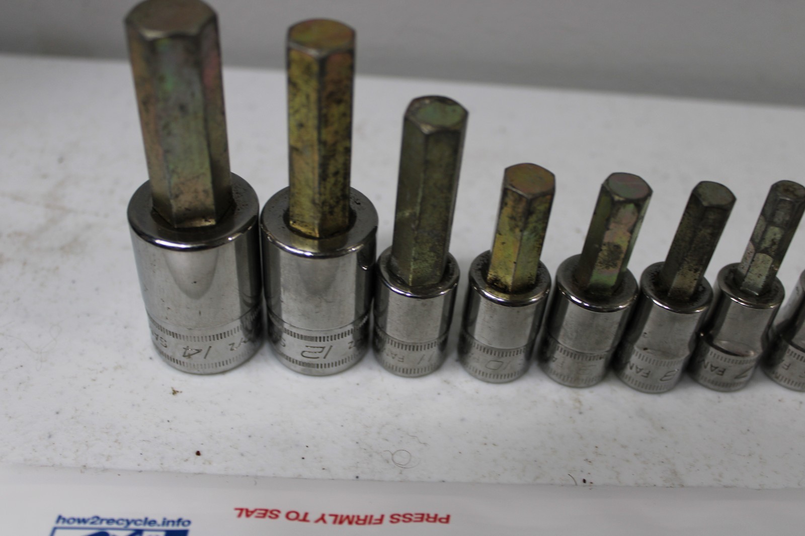 Snap On 9 pc Combination Drive Metric Standard Hex Bit Socket Set (2-10 mm)