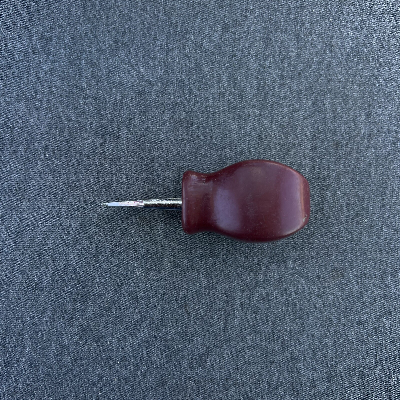 Matco Tools #SDM82 Burgundy 3-1/4”Long Stubby Flat/Slotted Tip Screwdriver