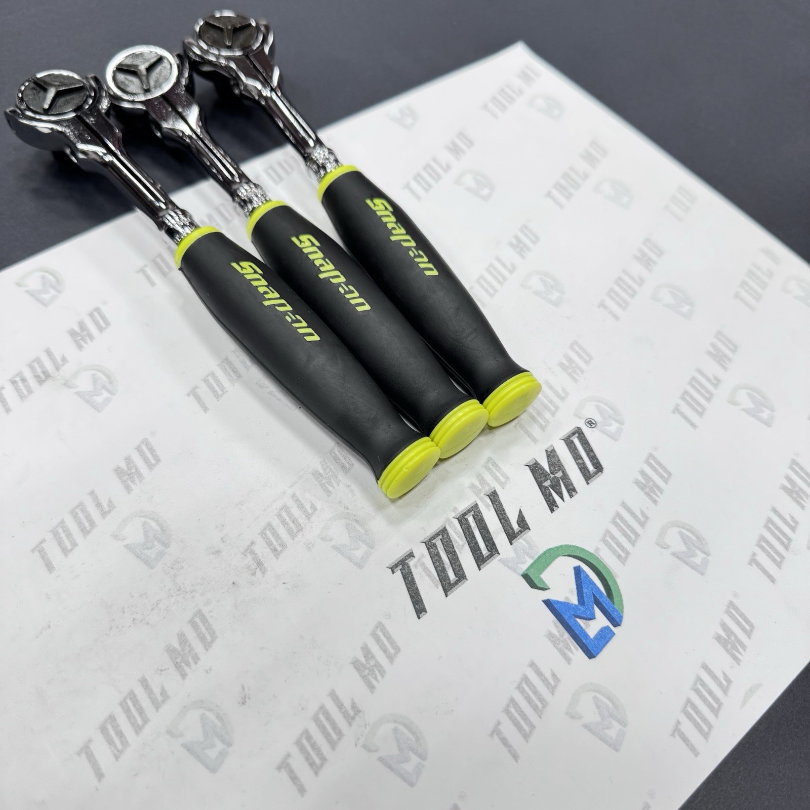 Snap-on Tools HI VIZ 3pc 1/4″ – 3/8 & Bit Drive Swivel Head Ratchet Set FHCNF72