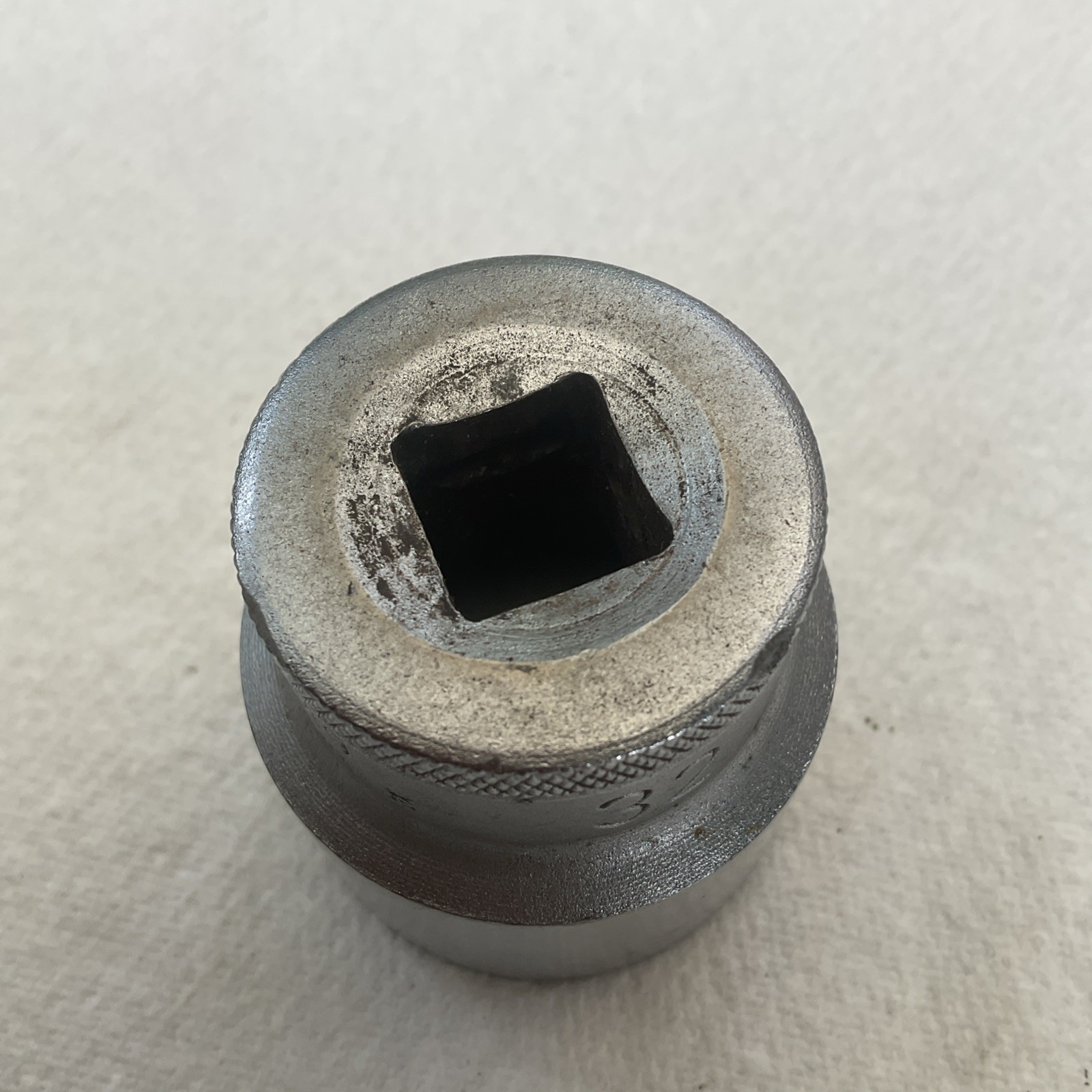 GEDORE D19 32 mm metric socket 1/2” drive 12 point tool vintage D 19 series auto