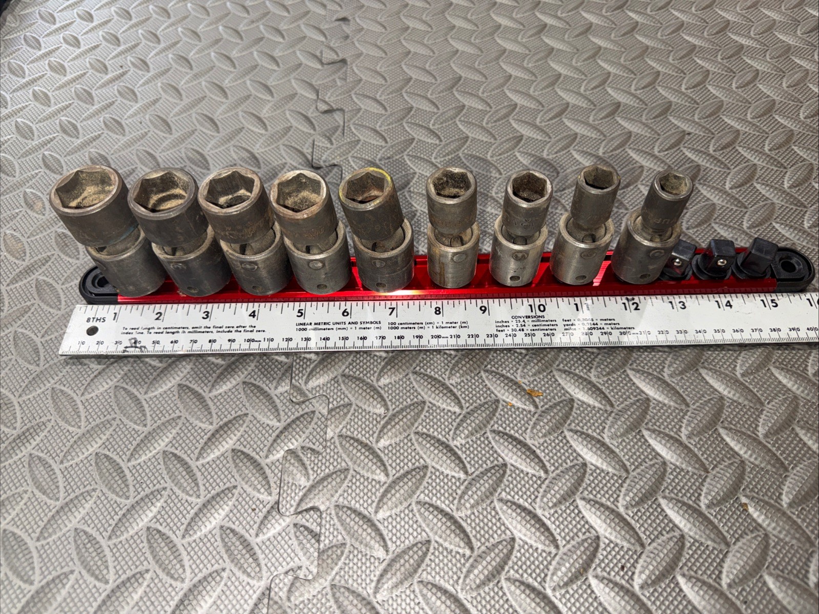 Mac Tools 7/16″ to 15/16″ 1/2″ Drive Impact Swivel Universal Joint Socket Set
