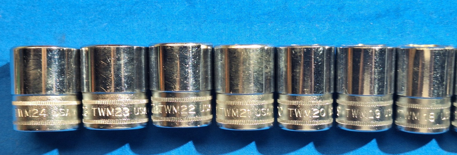old logo 1981, 82 Snap-On 13pc 1/2″dr Metric shallow 6pt socket set 24mm-12mm