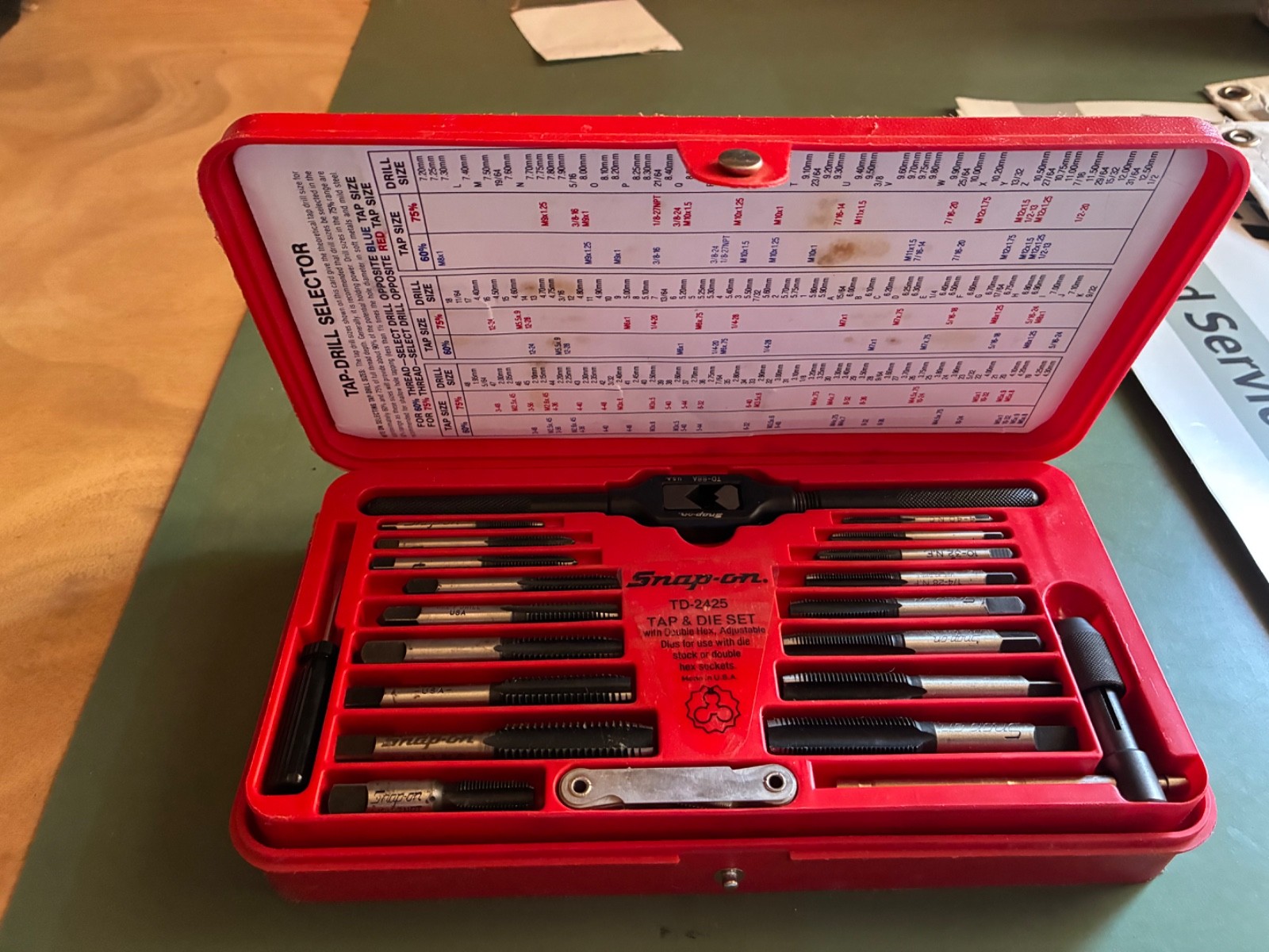Snap On TD 2425 Tap & Die 42-piece complete set.