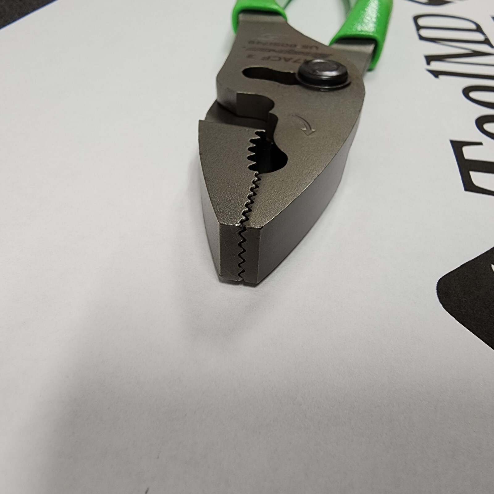 Snap-on Tools USA GREEN 8″ Talon Soft Grip FlankJaw Slip-Joint Pliers HJ47ACF