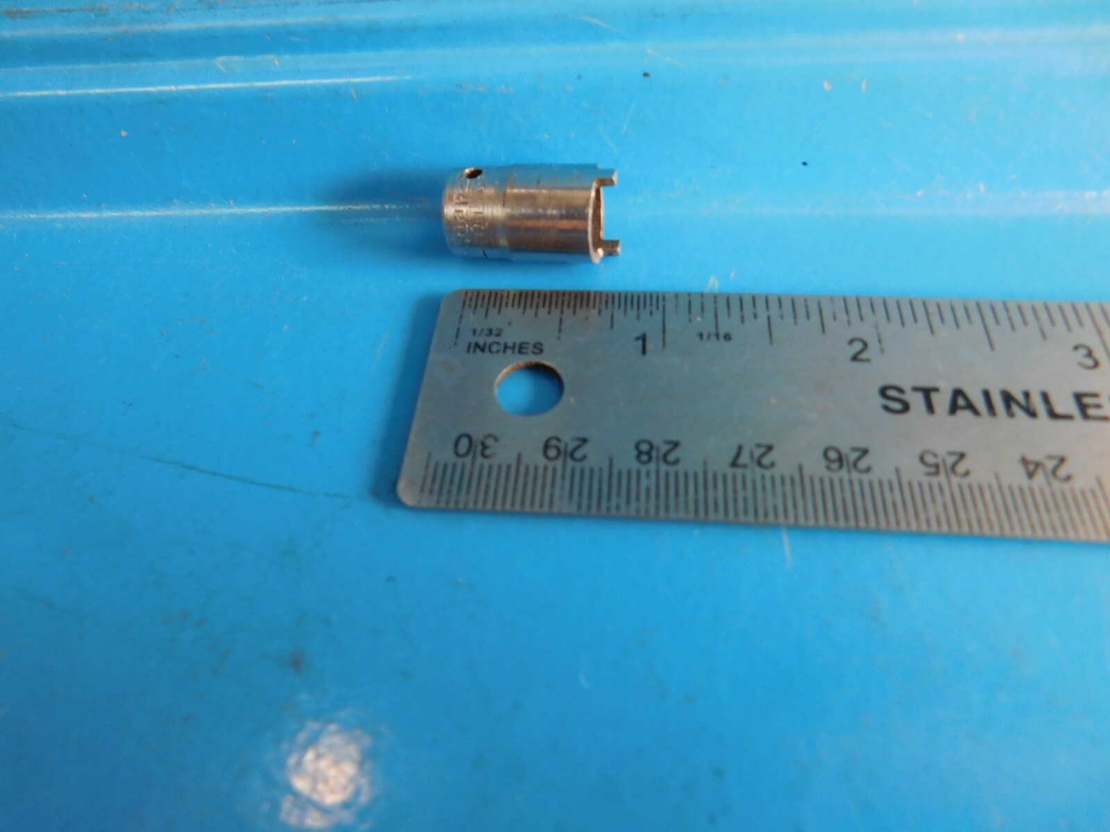 USED,SNAP ON TOOLS «1/4 IN. DR.» DASH NUT SOCKET CHEVY/ PONTIAC STARTER BUTTONS
