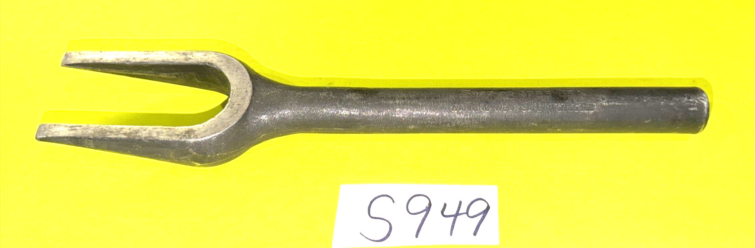 SNAP-ON TOOLS BALL JOINT/TIE ROD SEPARATOR TOOL A203 INCLUDES SHPPING IN THE US