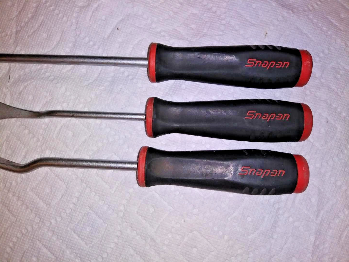 SNAP-ON 3PC. TRIM PAD CLIP REMOVER SET. RED & BLACK SOFT GRIP HANDLES LIKE NEW