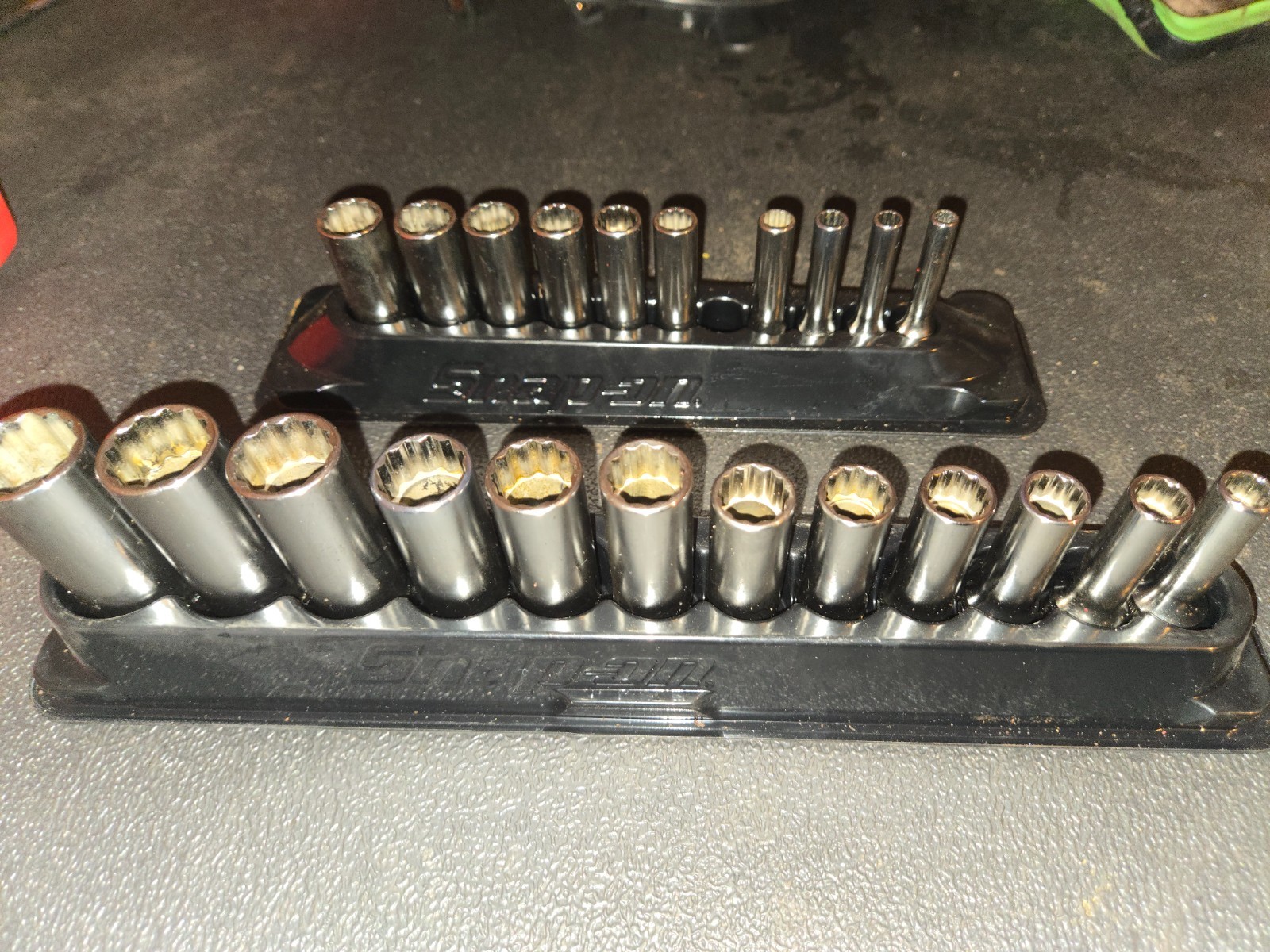 Snap On 12 Piece 3/8 6 Point 8-19mm + 1/4 12point set