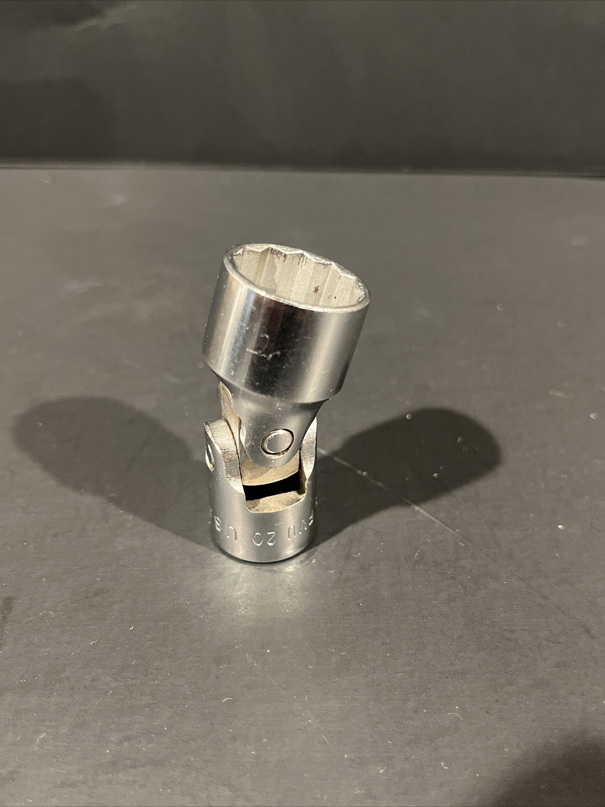 Snap On Tool FVU20 5/8″ Flank Drive Shallow Universal Socket 3/8″ Drive 12 Point