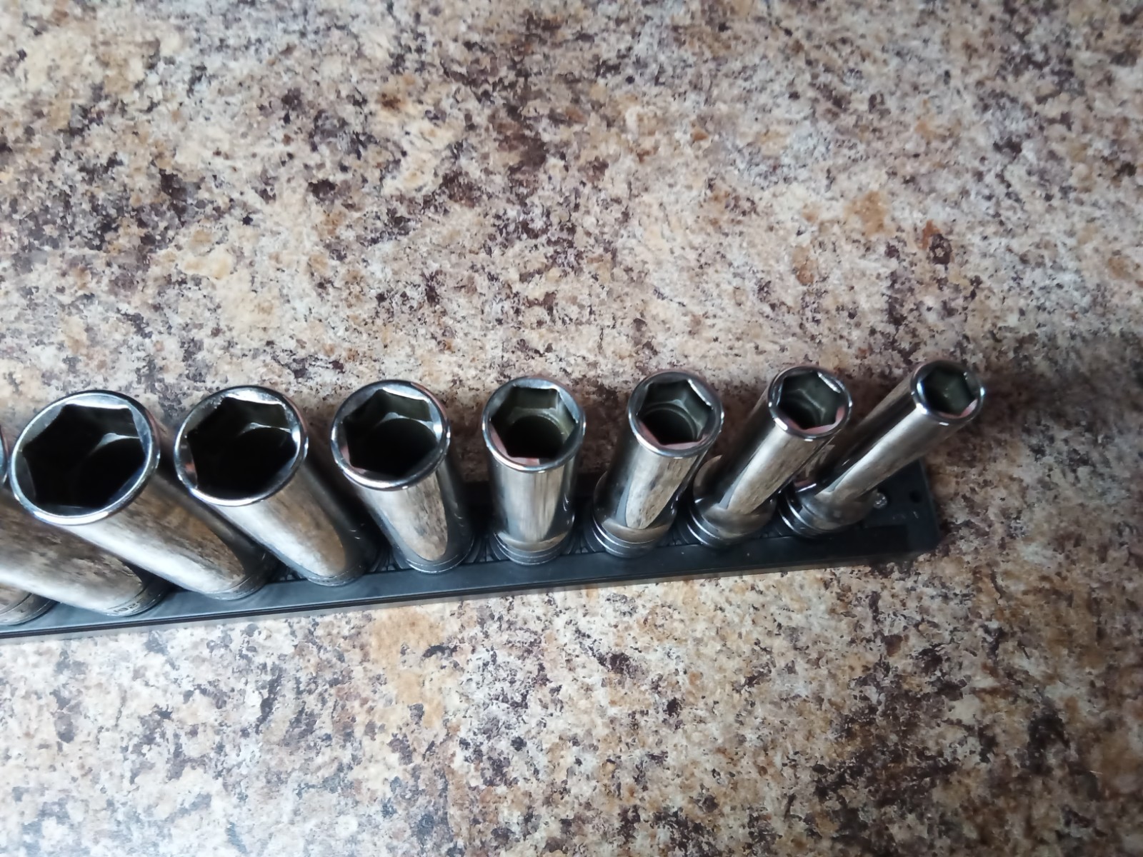Snap-On Tools 13 pc 1/2″ Drive 6-Point SAE Flank Drive Deep Socket Set (313TSYA)